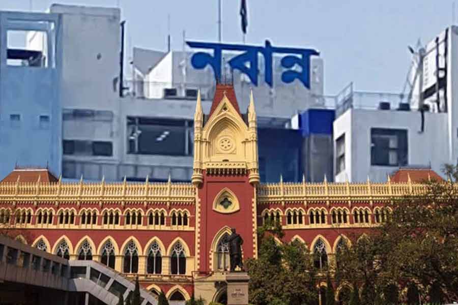 ‘ব্যাঙ্ক অ্যাকাউন্ট ফ্রিজ করে দিতে বলব’, রাজ্যকে চরম হুঁশিয়ারি কলকাতা হাই কোর্টের