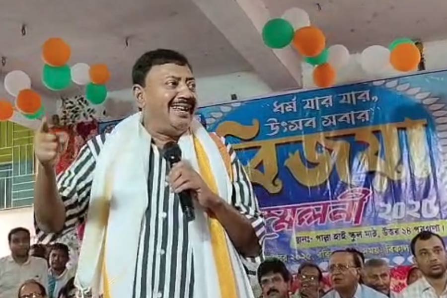 ‘বিজেপি নেতাদের কোমরে গামছা জড়িয়ে রাখুন’, SIR-এ নাম বাদ গেলে ‘নিদান’ পার্থর