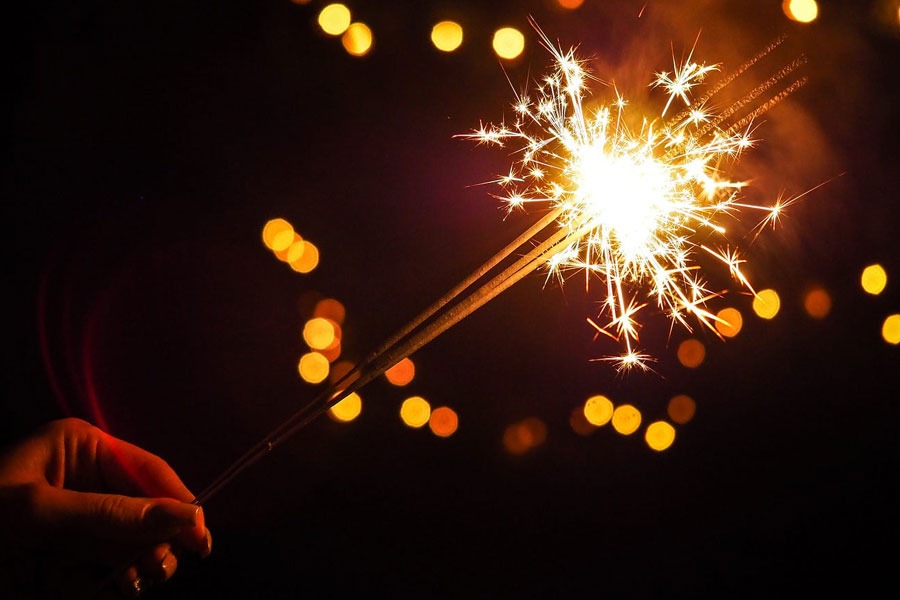 Kali Puja 2025: How to be careful not to damage your eyes while burning firecrackers