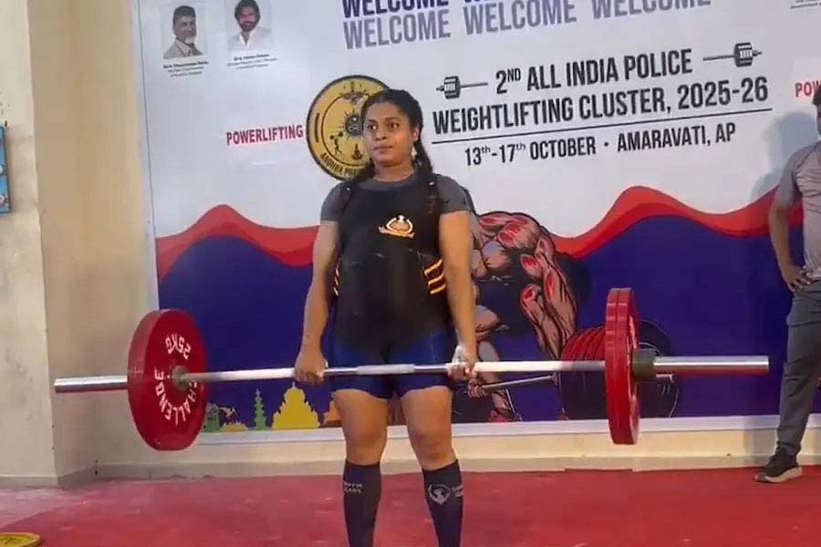 ভারোত্তোলনে পদকজয়ী ৭ মাসের অন্তঃসত্ত্বা! এমন কাজে কতটা ঝুঁকি?