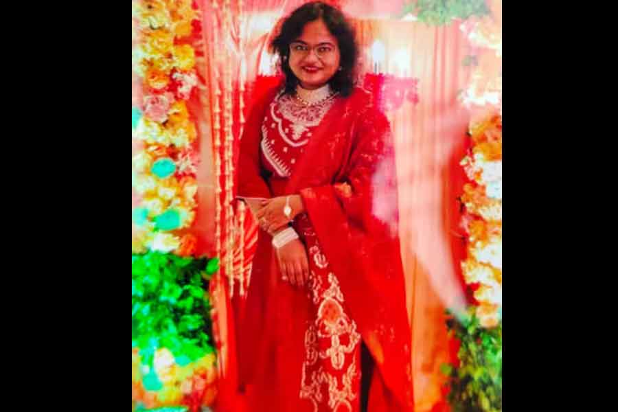 হাতে স্যালাইনের চ্যানেল, তমলুকে ভাড়াবাড়িতে তরুণী চিকিৎসকের রহস্যমৃত্যু