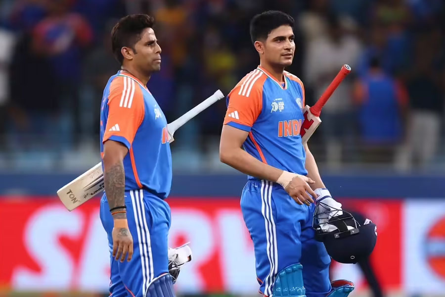 বিশ্বকাপের আগে লাগাতার ব্যর্থ গিল-সূর্য, ভারতীয় কোচ বলছেন, ‘ওদের তো ক্লাস আছে’