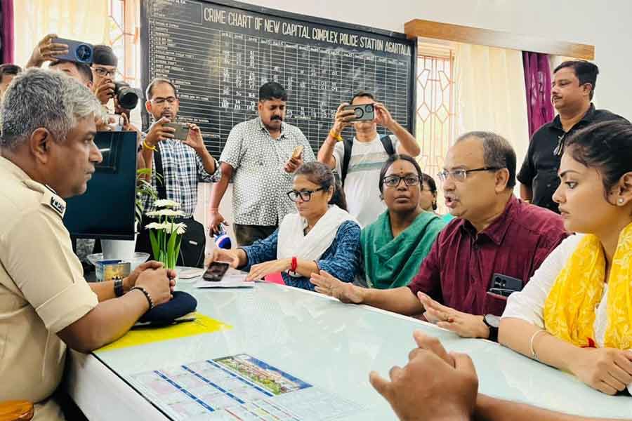 ত্রিপুরায় গেরুয়া সন্ত্রাস! পুলিশকর্তার কাছে অভিযোগ কুণালদের, রাজভবন যাবেন TMC প্রতিনিধিরা