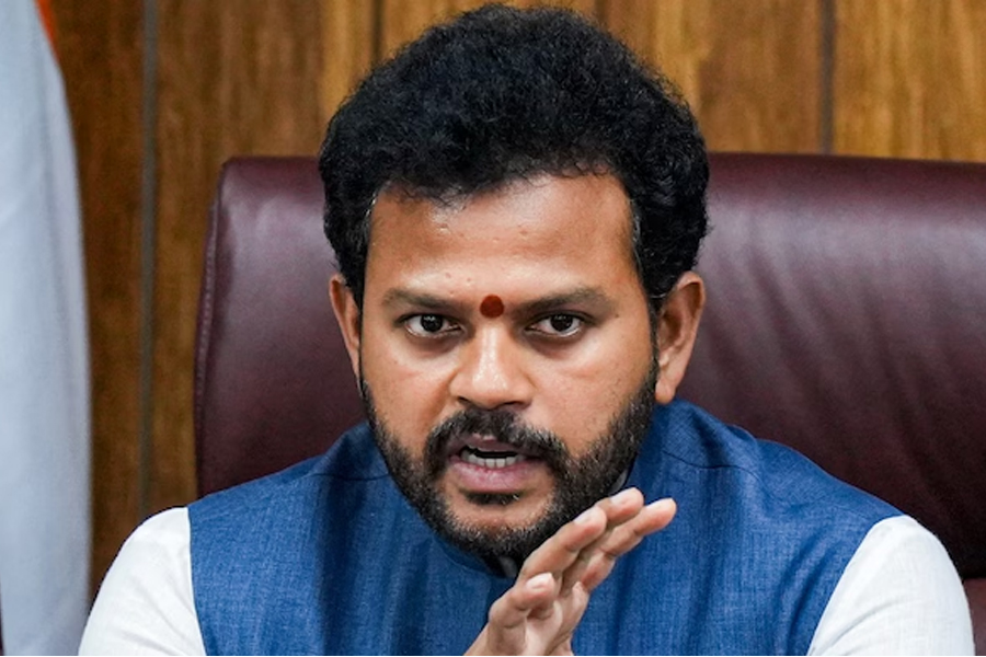 আহমেদাবাদ বিমান দুর্ঘটনার তদন্তে কোনও দুর্নীতি নেই, বিতর্ক উড়িয়ে দাবি কেন্দ্রীয় মন্ত্রীর