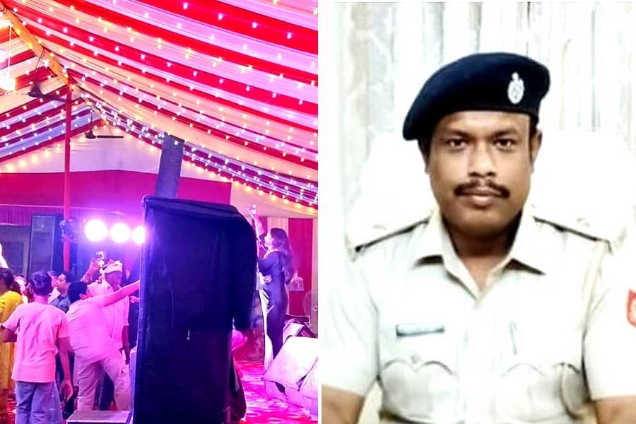 কালীপুজোয় থানায় ডিজে বাজিয়ে মাঝরাতে নাচগান! বোলপুরের ‘বিতর্কিত’ IC-কে শোকজ