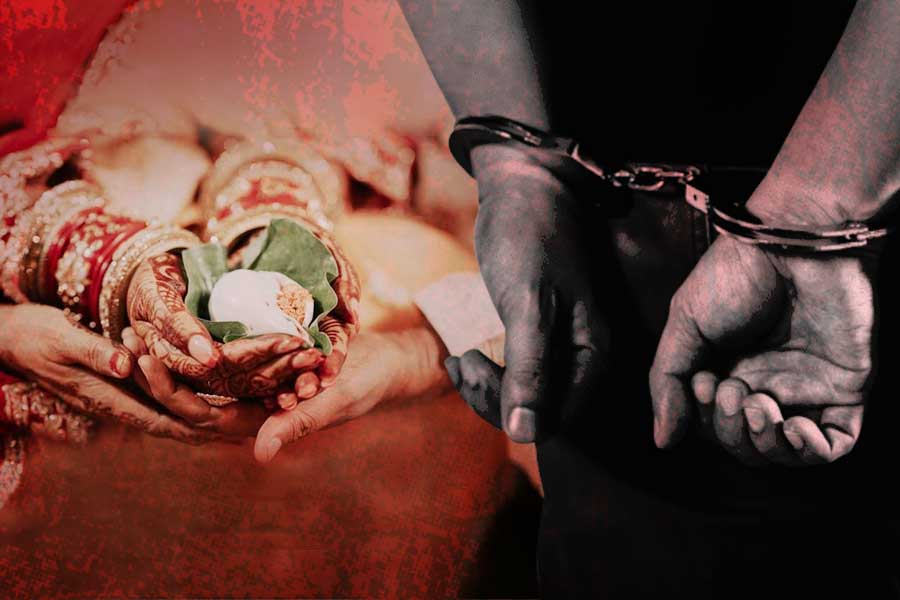 ম্যাট্রিমনি সাইটে ‘ধনকুবের’ পরিচয়ে প্রতারণা! মন্দারমণি থেকে গ্রেপ্তার চক্রের পান্ডা