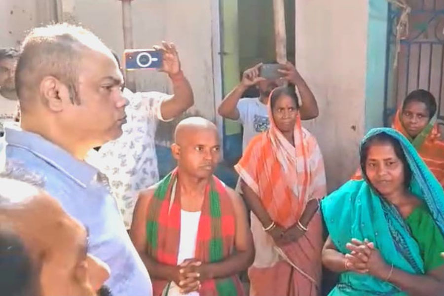 migrant worker dies at home in Baharampur