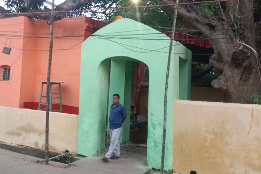 Kali Puja 2025, Raghu Dacoit started kali puja this temple in Bankura