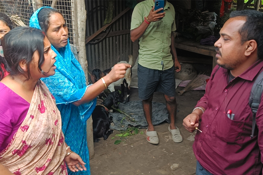 কিস্তি নিয়ে কারচুপি! তেহট্টে ব্যাঙ্ককর্মীকে আটকে রেখে ক্ষোভ ঋণগ্রহীতাদের