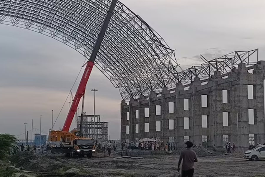 চেন্নাইয়ে নির্মীয়মাণ আর্চ ভেঙে ৯ পরিযায়ী শ্রমিকের মৃত্যু, শোকপ্রকাশ প্রধানমন্ত্রীর