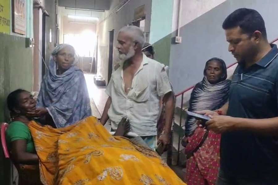 ৩০০ মিটার টেনে নিয়ে গেল বাস! মর্মান্তিক পথ দুর্ঘটনায় রানিনগরে মৃত এক