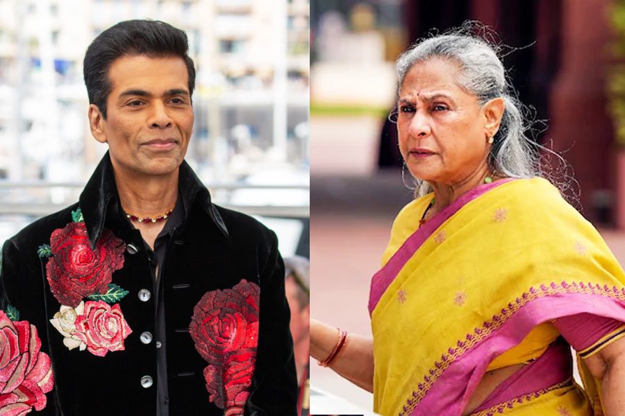 ‘ওঁর মন খুব নরম’, ‘অ্যাংরি ওম্যান’ জয়া বচ্চনকে নিয়ে পাপারাজ্জিদের ‘কুৎসা’য় ক্ষুব্ধ করণ জোহর