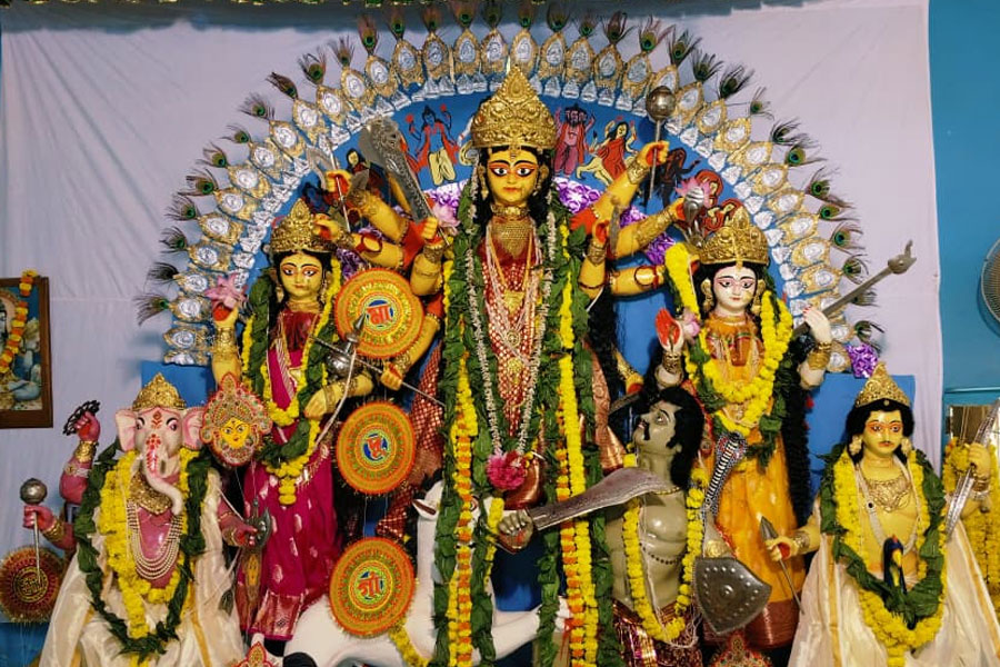 মন্দিরের দরজার তালা ভাঙা, অষ্টমীর রাতে দেবী দুর্গার গা থেকে চুরি সোনার গয়না!