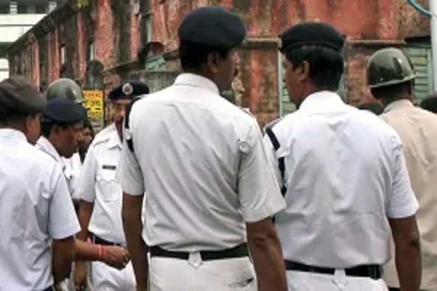 পার্ক স্ট্রিটে হোটেলের ঘর থেকে উধাও বিদেশি পর্যটকের ডলার! তদন্তে পুলিশ