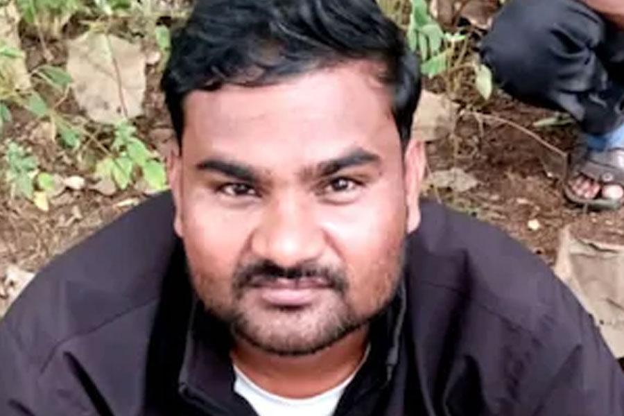 বচসার জেরে বাপের বাড়িতে স্ত্রী! ক্ষোভে যমজ শিশুকন্যাকে গলা কেটে ‘খুন’ বাবার