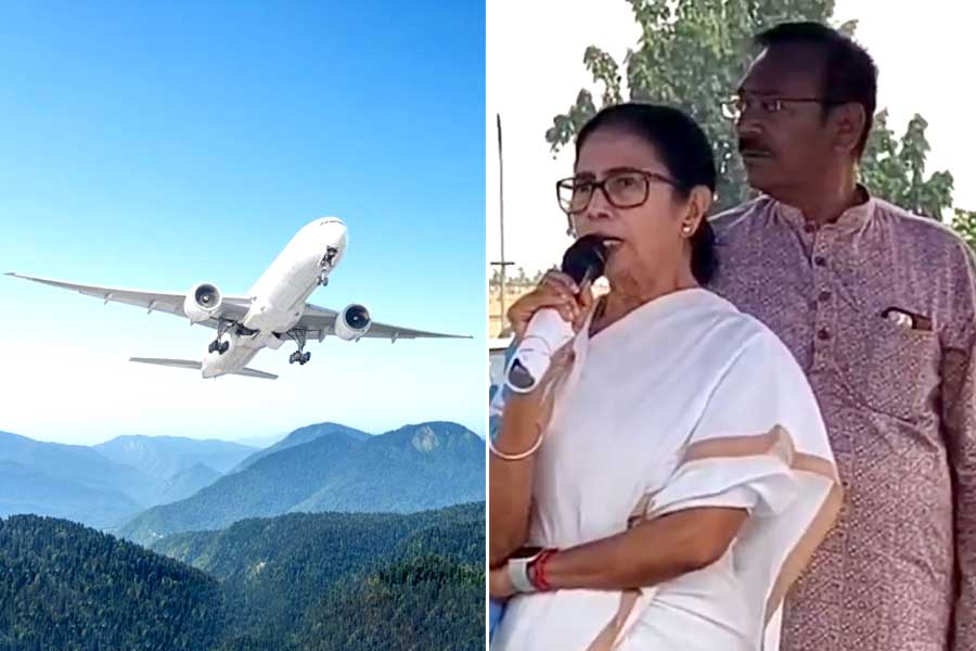 ছটে ছাড়, দুর্যোগে বাড়! বাগডোগরা-কলকাতা বিমান ভাড়া ১৮ হাজার, বৈষম্যের অভিযোগ মমতার
