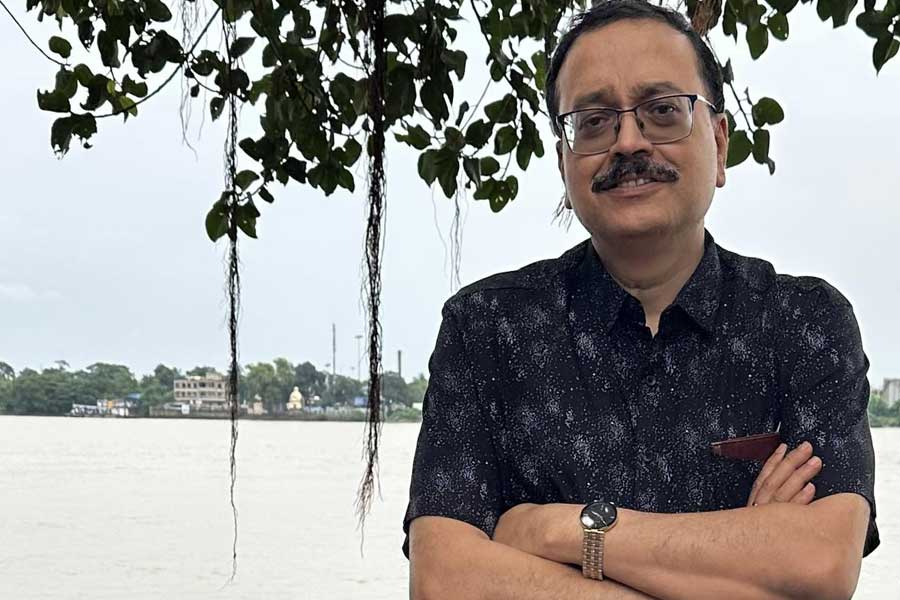 ডাক্তার হতে মেধা লাগে না! কাস্ট আর বাবার টাকাই সব! বামঘেষা চিকিৎসকের ফেসবুক পোস্ট ঘিরে শোরগোল