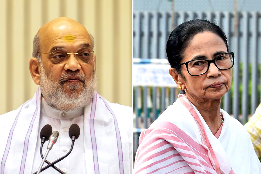 ‘সীমান্তে সবসময় অনুপ্রবেশ রোখা সম্ভব নয়’, ‘ব্যর্থতা’ মেনেও মমতাকে তোপ অমিত শাহর