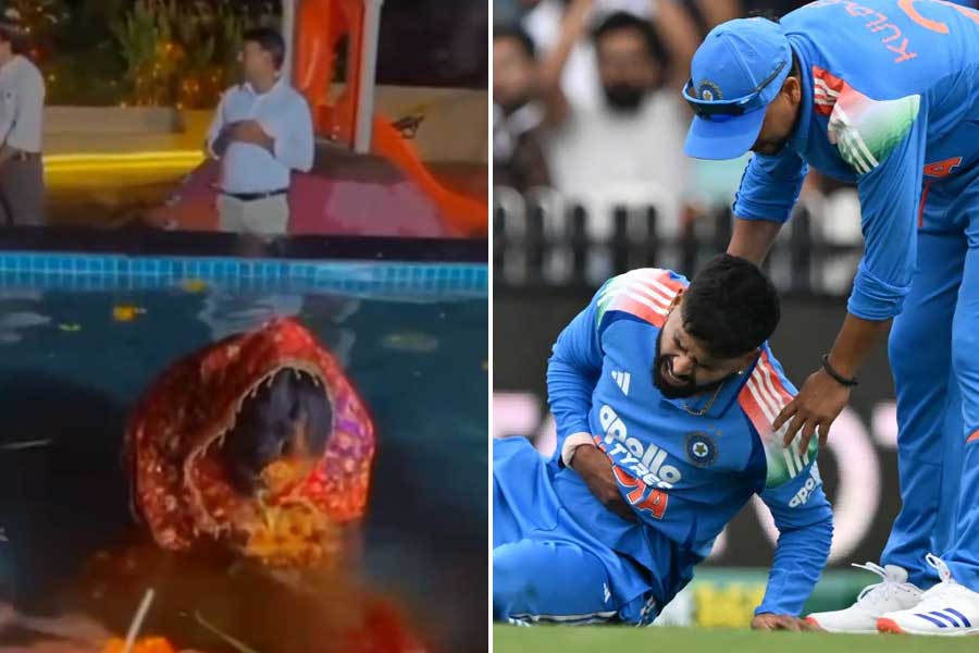 মায়ের মন…, ছটপুজোয় হাসপাতালে থাকা শ্রেয়সের জন্য প্রার্থনায় সূর্যের মা, দেখুন ভিডিও