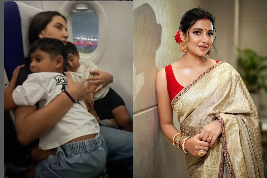 ‘বিমানে ক্লান্ত শরীরে দুই সন্তান আগলে শুভশ্রী’, ছবি শেয়ার করে কী বললেন রাজ?