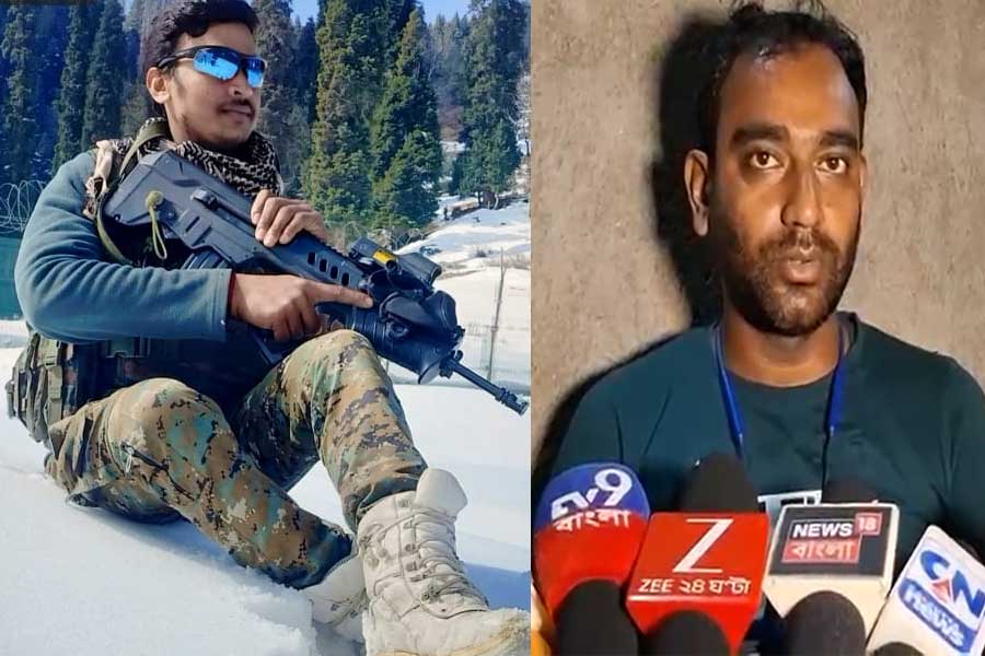 ‘স্বপ্ন দেখতেন এনএসজি কমান্ডো হিসাবে যোগ দেওয়ার’, সুজয় ঘোষের মৃত্যুর খবর পৌঁছতেই শোকস্তব্ধ বন্ধু