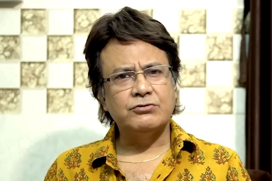 বিকট শব্দবাজির আওয়াজ, দীপাবলির রাতে অসুস্থ হয়ে পড়লেন অভিনেতা সুরজিৎ!