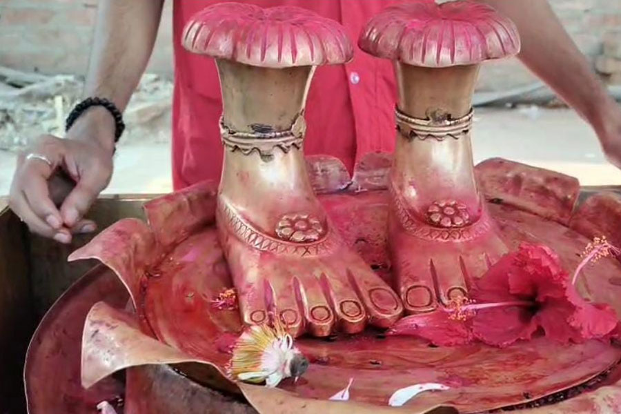 Kali Puja 2025, huge crowd gathered at Tarapith in Kalipuja