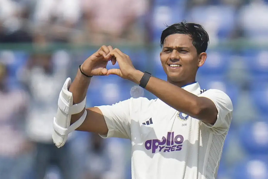 দুরন্ত সেঞ্চুরিতে নয়া রেকর্ড, ব্র্যাডম্যান-শচীনদের সঙ্গে এক সারিতে যশস্বী