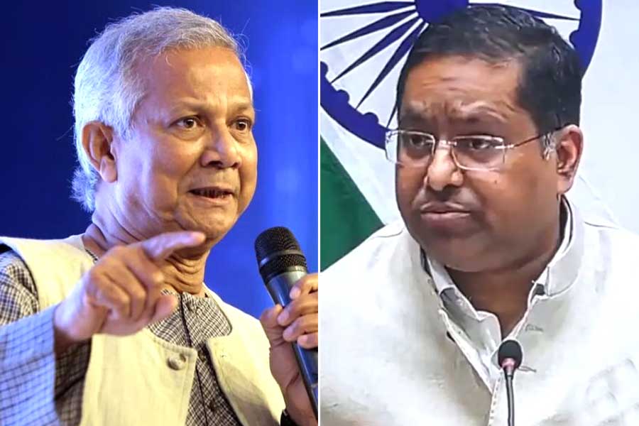 ‘ভুয়ো খবর’ নিয়ে ভারতকে তোপ ইউনুসের, ‘মিথ্যাচার’ বলল বিদেশমন্ত্রক