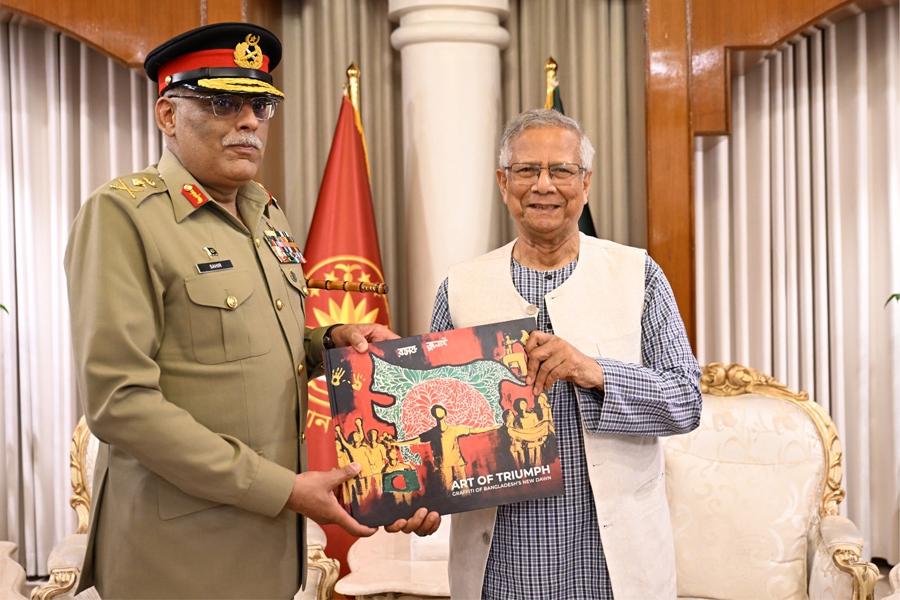 পাক জেনারেলকে দেওয়া বাংলাদেশের মানচিত্রে উত্তরপূর্ব ভারতের ‘৭ বোন’! ইউনুসের কীর্তিতে তুঙ্গে তরজা
