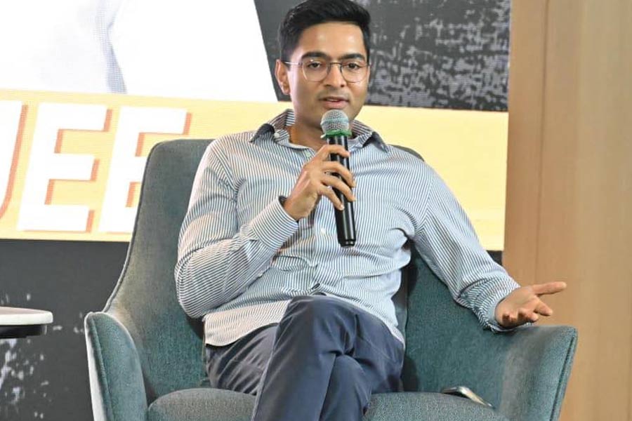 ‘এই সময় কাজে গাফিলতিতে ক্ষমা নেই’, SIR-এর শেষ ধাপে দলীয় নেতা-কর্মীদের হুঁশিয়ারি অভিষেকের
