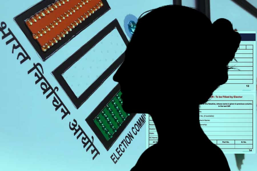 অসম্ভব কাজের চাপে সেরিব্রাল অ্যাটাক! কোন্নগরের সেই বিএলওকে অব্যাহতি দিল কমিশন