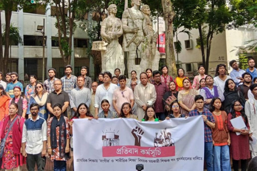 সঙ্গীত শিক্ষা ইসলাম বিরোধী! ইউনুস প্রশাসনের ফতোয়ার বিরুদ্ধে গর্জন বিশ্ববিদ্যালয়ে পড়ুয়াদের