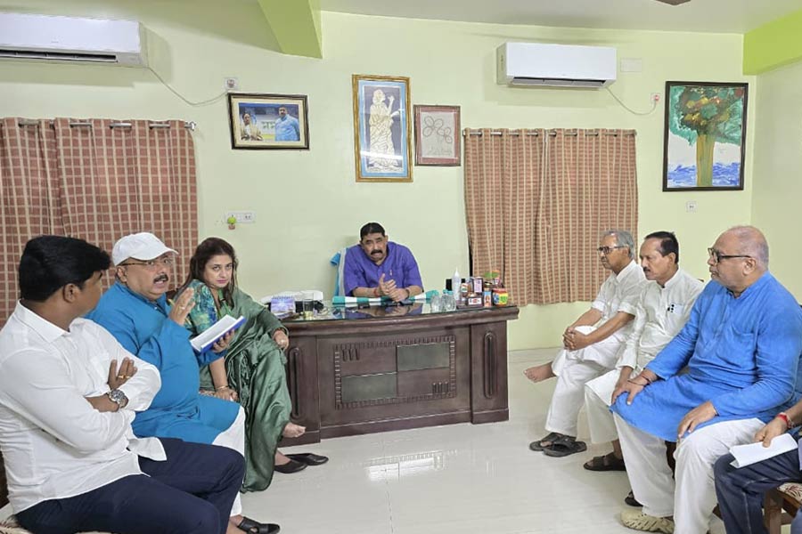 অভিষেকের ‘ঐক্য’ বার্তার পর বীরভূমে কোর কমিটির বৈঠক, নেই কাজল শেখ!