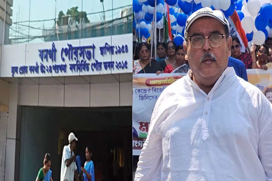 দীর্ঘ টানাপোড়েন শেষে ইস্তফা! বনগাঁ পুরপ্রধানের পদ ছাড়লেন গোপাল শেঠ