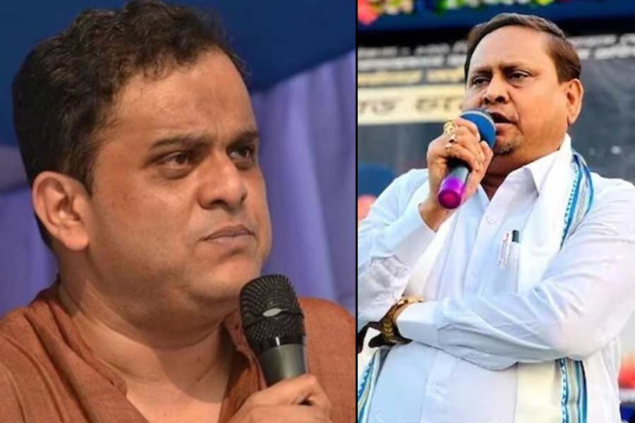 পৃথক দল গড়ার চ্যালেঞ্জ, হুমায়ুন কবীরকে ‘অভিনন্দন’ ব্রাত্যর