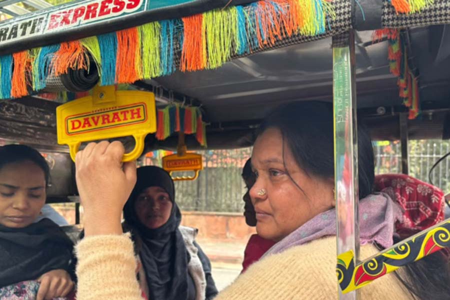 GPS লোকেশন চাঁদনি চক, বিস্ফোরণের পর নিখোঁজ রিকশা চালক দাদাকে খুঁজছে অসহায় বোন