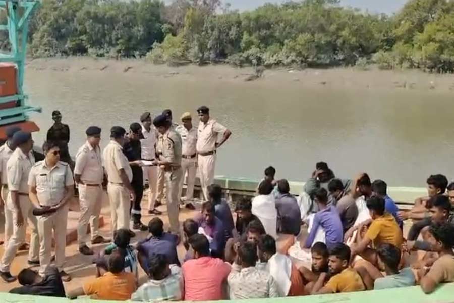 জলসীমা পেরিয়ে ভারতে অনুপ্রবেশ! গ্রেপ্তার ২৯ বাংলাদেশি মৎস্যজীবী