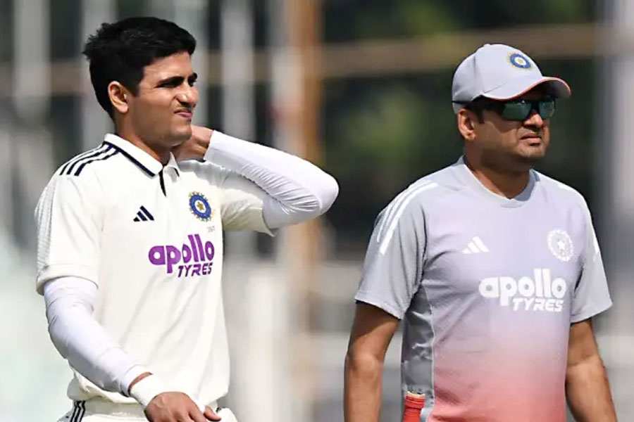 ভারতীয় শিবিরে স্বস্তি, হাসপাতাল থেকে ছাড়া পেলেন শুভমান