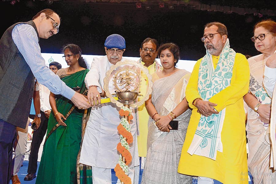হাওড়ায় সিনার্জি ঘিরে কর্মবিপ্লব! দশ হাজার কোটির লগ্নি, ৫২ হাজার কাজের ঘোষণা