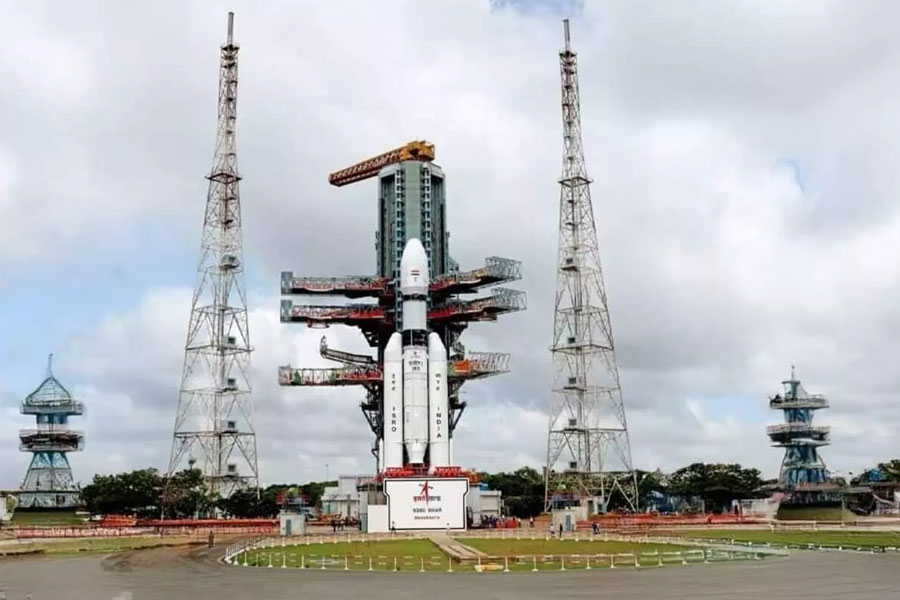 ওজন ৪০০০ কেজি, রবিবার মহাকাশে পাড়ি দেবে ইসরোর সবচেয়ে ভারী উপগ্রহ, তুঙ্গে প্রস্তুতি