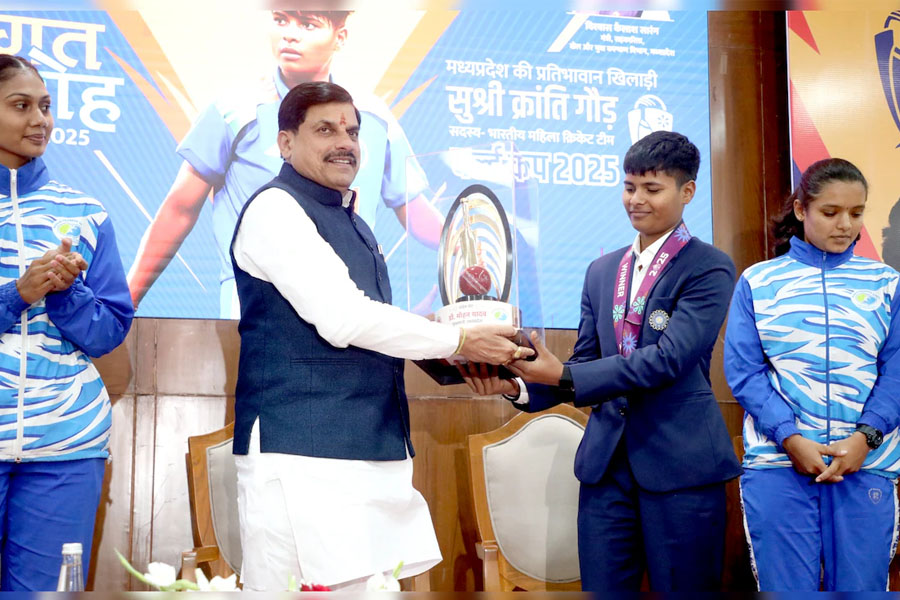 ক্রান্তির বিশ্বজয়ে সম্মান ফিরল বাবার, একযুগ পর চাকরিতে পুনর্বহালের আশ্বাস মুখ্যমন্ত্রীর