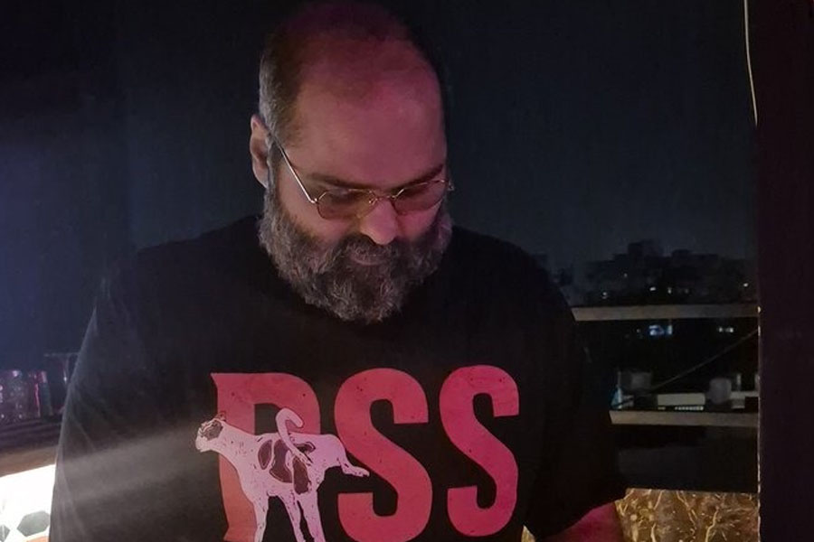 টি-শার্টে RSS-কে ‘অপমান’ কমেডিয়ান কুণালের, ‘উচিত শিক্ষা’ দেওয়ার হুঁশিয়ারি বিজেপির
