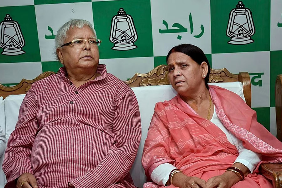 ‘দুর্নীতির প্রতিষ্ঠান’, লালু যাদব ও পরিবারের বিরুদ্ধে চার্জ গঠন আদালতের, বিপাকে তেজস্বীরা