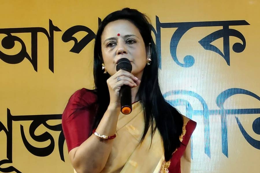 ঘুষের বিনিময়ে প্রশ্ন: এখনই CBI চার্জশিট নয়, মহুয়াকে স্বস্তি দিয়ে জানাল দিল্লি হাই কোর্ট