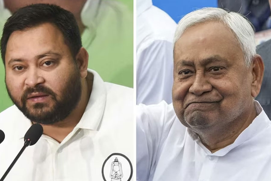 হারের ধাক্কায় কাবু! নীতীশের শপথের পর মৌনতা ভাঙলেন তেজস্বী, কী বললেন লালুপুত্র?