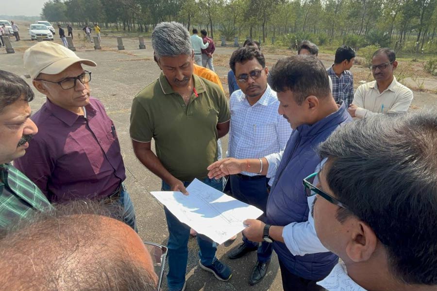 জমিজটে থমকে পুরুলিয়ায় প্রস্তাবিত ছড়রা বিমানবন্দর, সমীক্ষা সংস্থার সঙ্গে বৈঠকে জেলাশাসক