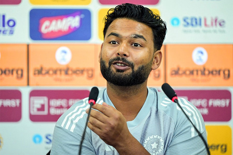 মাত্র এক ম্যাচের জন্য নেতৃত্ব পেয়ে ‘অখুশি’! গিলের ‘বদলি’ হিসেবে দায়িত্ব পেয়ে কী বলছেন পন্থ?