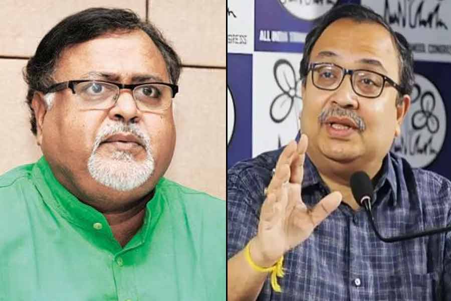 ফোনে কুণালের সঙ্গে কথা পার্থর, কী কথা হল দু’জনের?