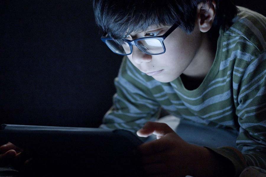 What factors are leading to Popcorn Brain Syndrome among Indian teenagers